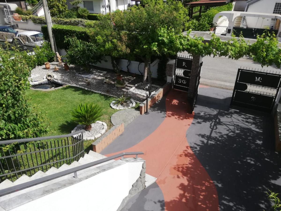 Villa Miriade B&B Paestum Bagian luar foto