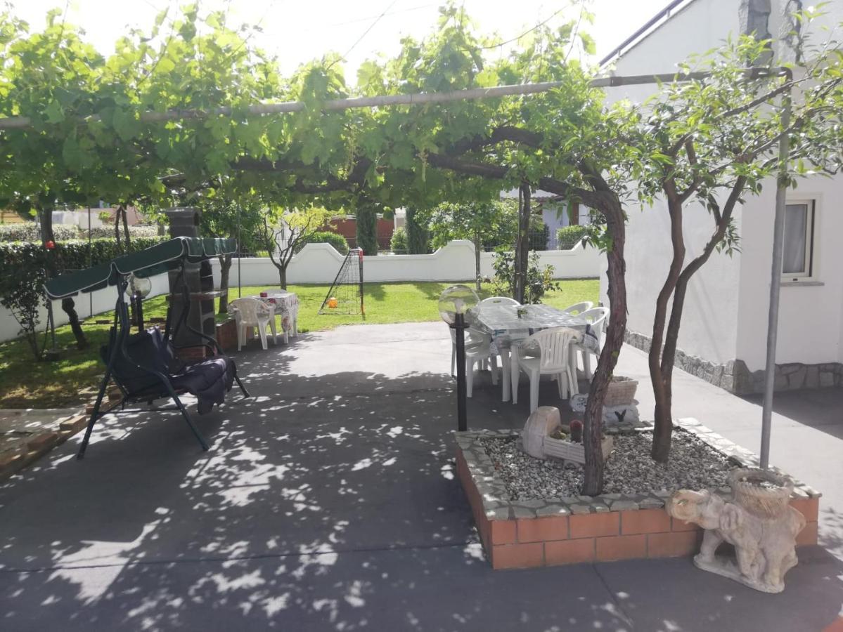 Villa Miriade B&B Paestum Bagian luar foto